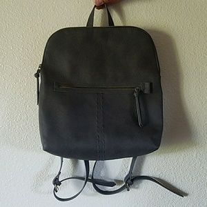 Universal thread backpack